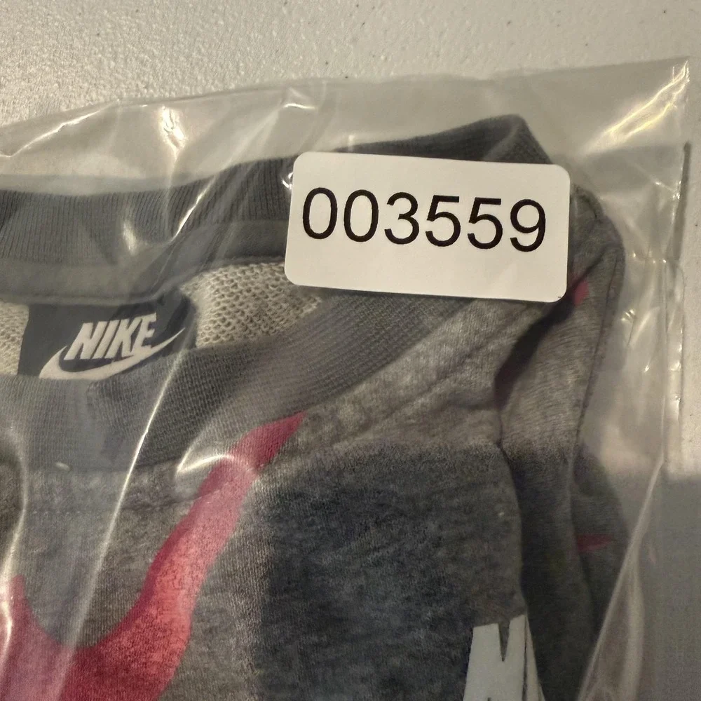 Nike Sweatshirt Kids XS Gray Pullover Fleece Allover‎ Swoosh Logo Graphic